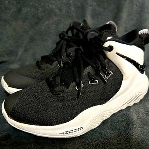 Boys Nike ZoomRev II size 5.5